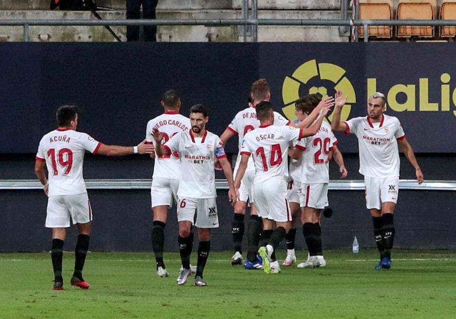 Goles del Cádiz 1 - 3 Sevilla | El Sevilla remonta en el Carranza Goles del Cádiz 1 - 3 Sevilla | El Sevilla remonta en el Carranza