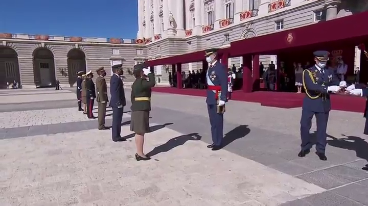 Los reyes presiden un acto del Día de la Fiesta Nacional reducido por el impacto de la pandemia Los reyes presiden un acto del Día de la Fiesta Nacional reducido por el impacto de la pandemia