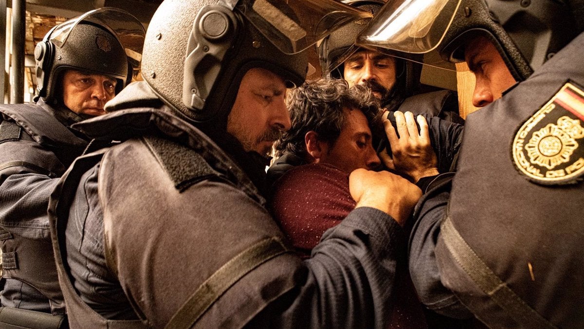 Roberto Álamo: "Las cloacas del Estado son el nudo gordiano de 'Antidisturbios'" Roberto Álamo: "Las cloacas del Estado son el nudo gordiano de 'Antidisturbios'"