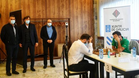 Lete Lasa celebra o ascenso do Axedrez Ourense