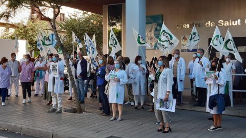 Protesta a las puertas del Centro de Salud de Campoamor-Plaza de América