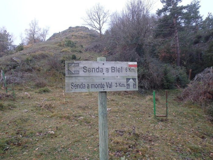 La comarca retoma las rutas senderistas por Biel La comarca retoma las rutas senderistas por Biel