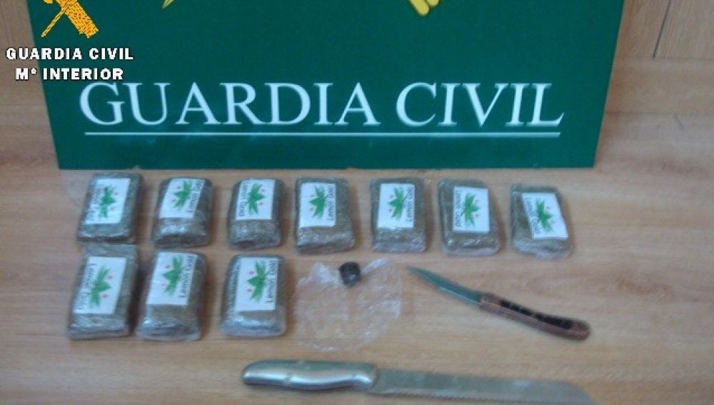 La Guardia Civil detiene en Villamuriel a un joven por un supuesto delito contra la salud pública