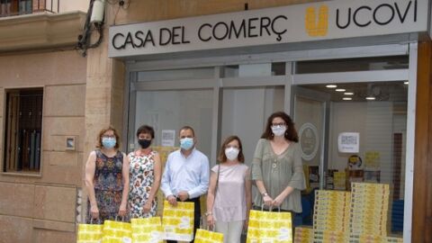 S&acute;entregaran als clients dels m&eacute;s de 100 comer&ccedil;os 25.000 rasques dels que 5.000 tenen premis directes. 