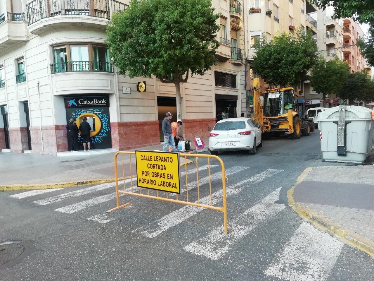 Comienzan las obras en la calle Lepanto de Elche para facilitar el giro del autobús urbano Comienzan las obras en la calle Lepanto de Elche para facilitar el giro del autobús urbano