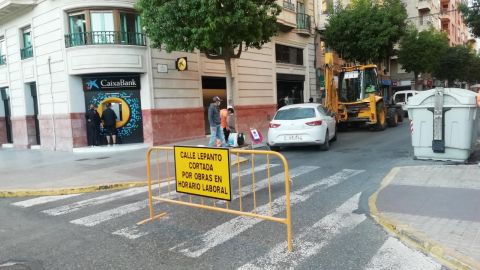 Obras en la calle Lepanto de Elche. Obras en la calle Lepanto de Elche.