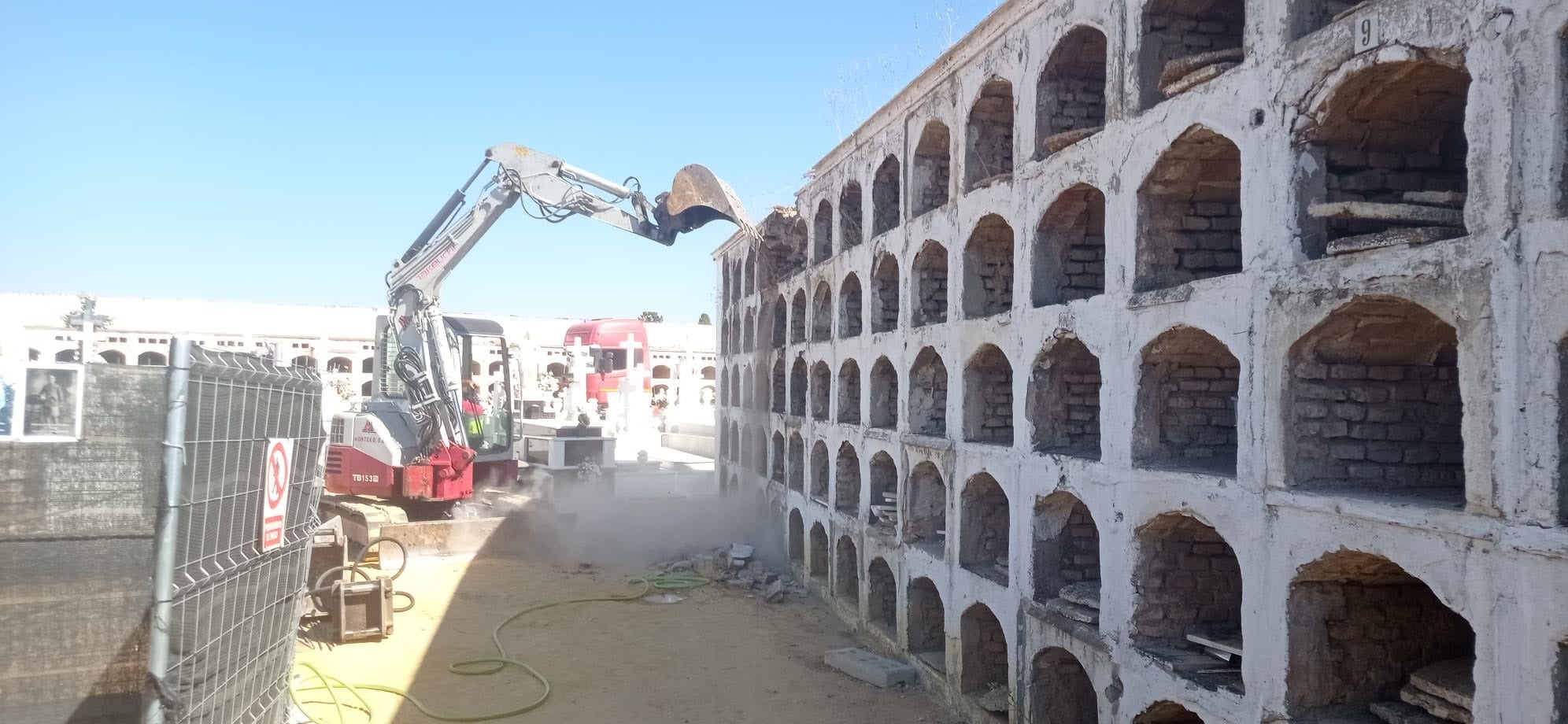 El Ayuntamiento avanza en los trabajos de exhumación de la fosa común de Pico Reja El Ayuntamiento avanza en los trabajos de exhumación de la fosa común de Pico Reja