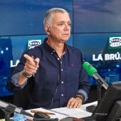 Juan Ramón Lucas presentador de La Brújula