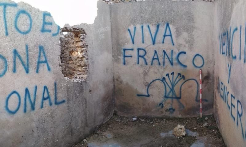 La retirada de las pintadas del Blocao de Mirabueno, pendiente La retirada de las pintadas del Blocao de Mirabueno, pendiente