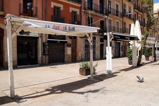 La Generalitat es planteja tancar bars i restaurants durant 15 dies La Generalitat es planteja tancar bars i restaurants durant 15 dies