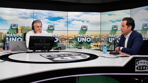 Ignacio Aguado durante la entrevista en Más de uno con Carlos Alsina 