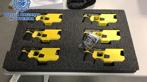 La Policía Nacional ha adquirido 300 pistolas eléctricas Previo curso de formación