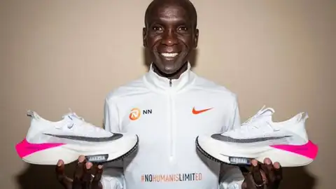 Les 'supersabatilles' amb les que Eliud Kipchoge va baixar de dues hores en marató Les 'supersabatilles' amb les que Eliud Kipchoge va baixar de dues hores en marató