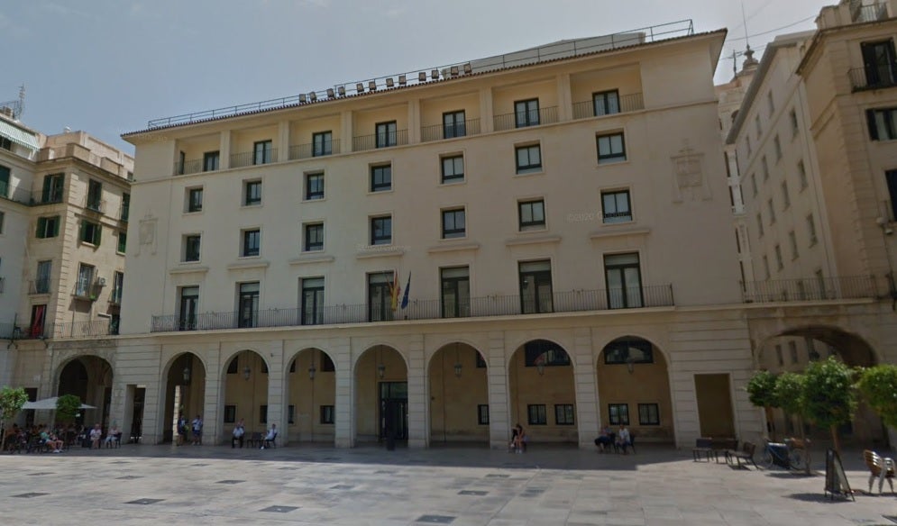 Imponen dos años de prisión a un vecino de Elda por abuso sexual a la hija de su pareja Imponen dos años de prisión a un vecino de Elda por abuso sexual a la hija de su pareja