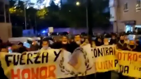 Imagen de las pancartas en la protesta de San Blas. Imagen de las pancartas en la protesta de San Blas.