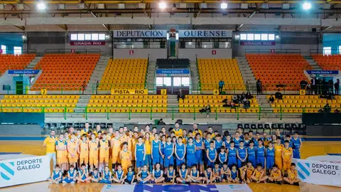 La cantera del Club Ourense Baloncesto arranca los entrenamientos La cantera del Club Ourense Baloncesto arranca los entrenamientos