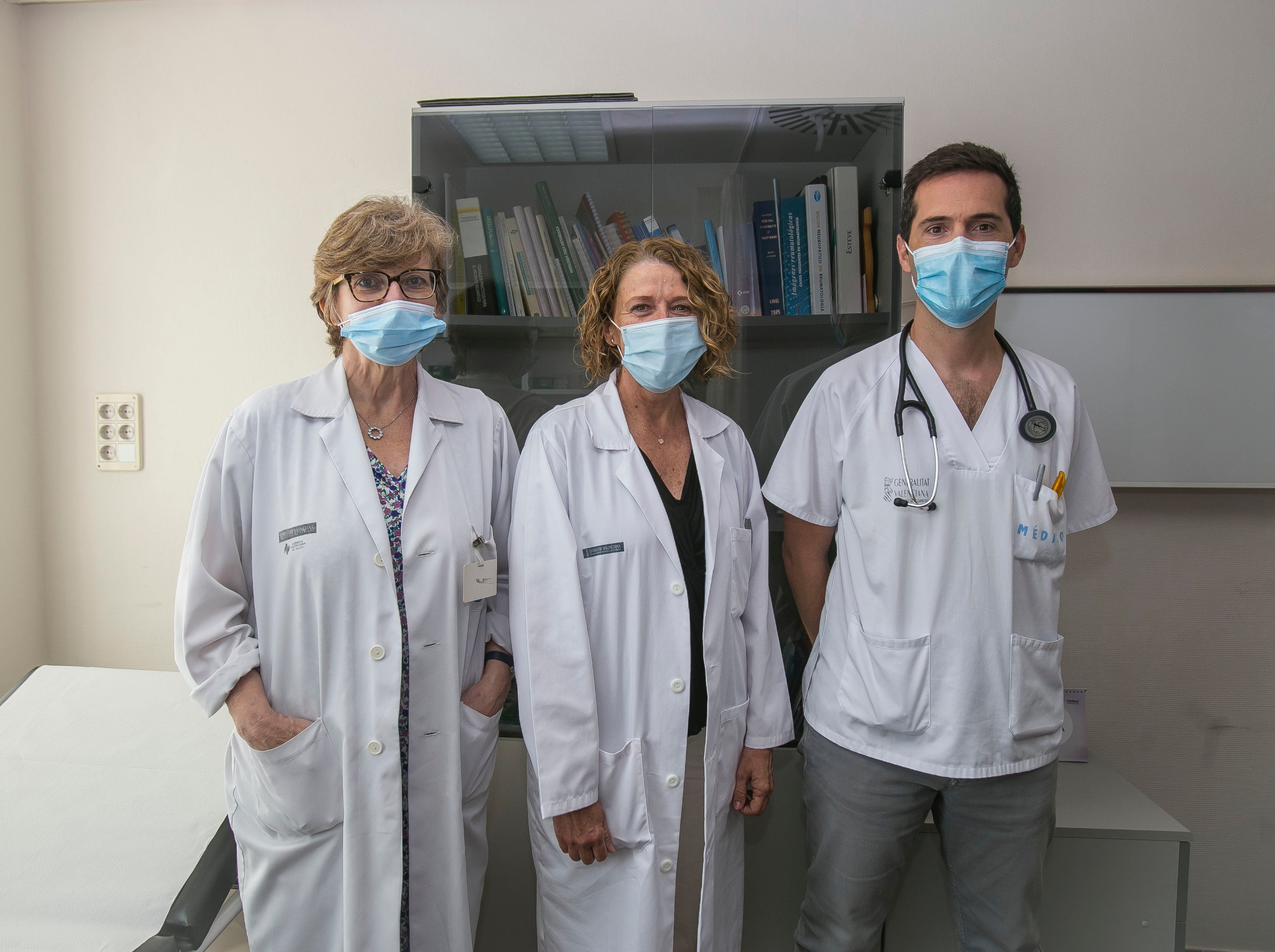 Los pacientes reumáticos tratados con fármacos biológicos no tienen un mayor riesgo que la población general de desarrollar una Covid-19 grave Los pacientes reumáticos tratados con fármacos biológicos no tienen un mayor riesgo que la población general de desarrollar una Covid-19 grave