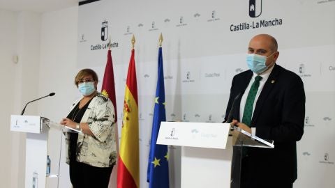 Carmen Olmedo y Francisco Jos&eacute; Garc&iacute;a durante la rueda de prensa