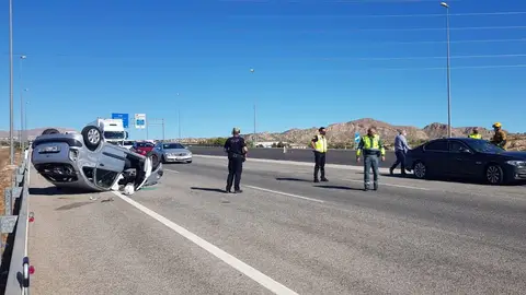 Accidente de circulación en la autovía en Elche. Accidente de circulación en la autovía en Elche.