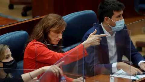 El gesto polémico que ha hecho la diputada de Más Madrid, Mónica García El gesto polémico que ha hecho la diputada de Más Madrid, Mónica García