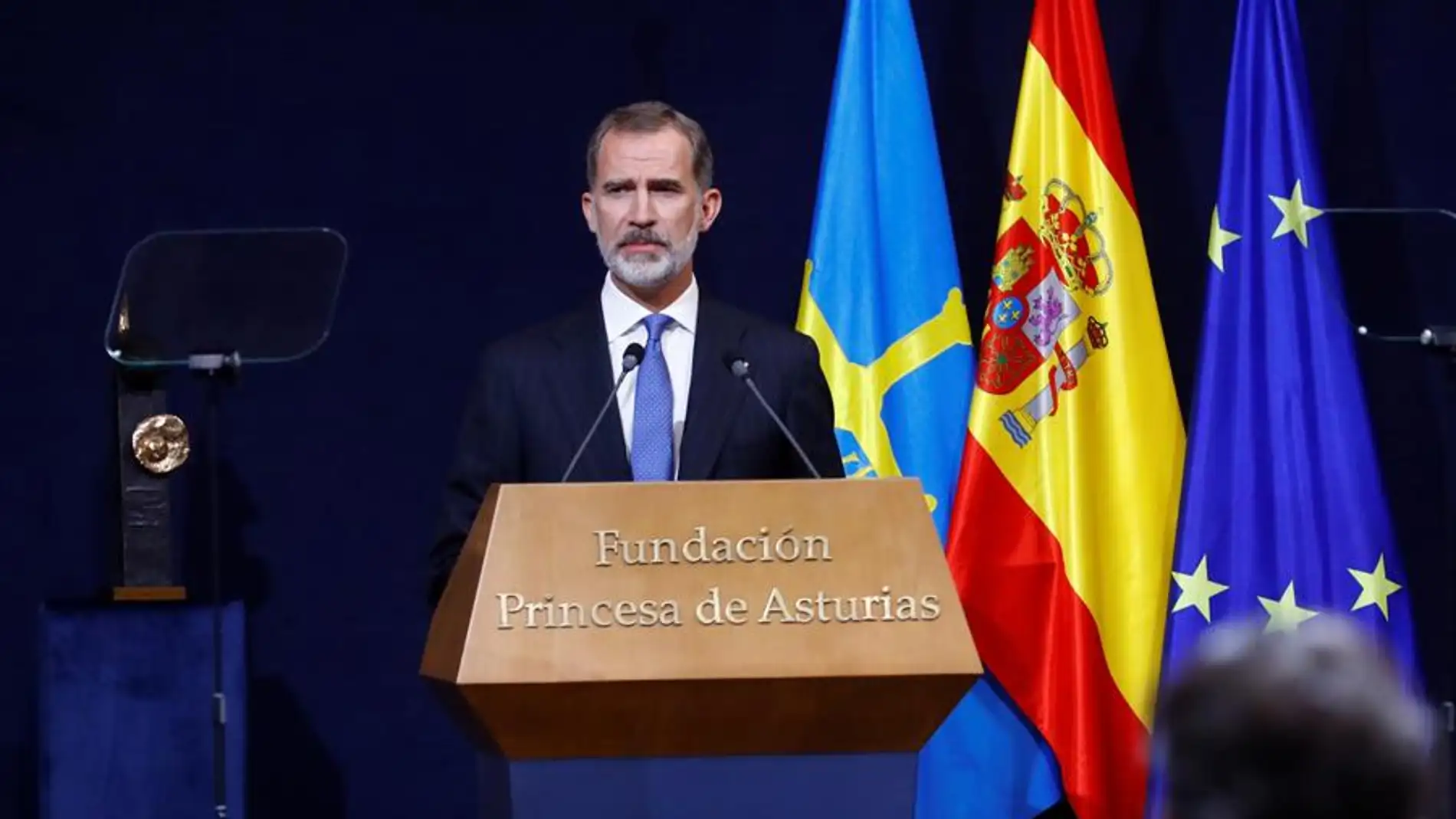 El rey Felipe VI pronuncia su discurso en la ceremonia de los Princesa de Asturias.