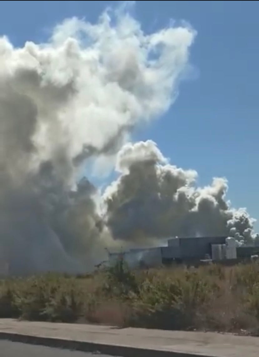 Un fallo en una válvula provocó la gran nube de humo que alertó este jueves a los vecinos de Alcázar Un fallo en una válvula provocó la gran nube de humo que alertó este jueves a los vecinos de Alcázar