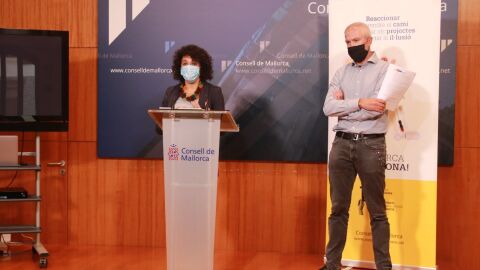 La consellera de Territorio, Maria Ant&ograve;nia Garc&iacute;as