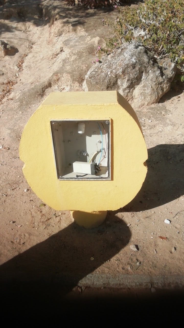 El Ayuntamiento denuncia un nuevo acto vandálico en las luminarias del parque público La Soledad El Ayuntamiento denuncia un nuevo acto vandálico en las luminarias del parque público La Soledad