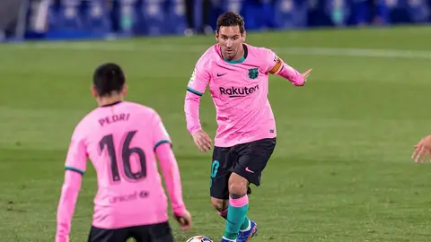 Leo Messi jugando con el Barcelona Leo Messi jugando con el Barcelona