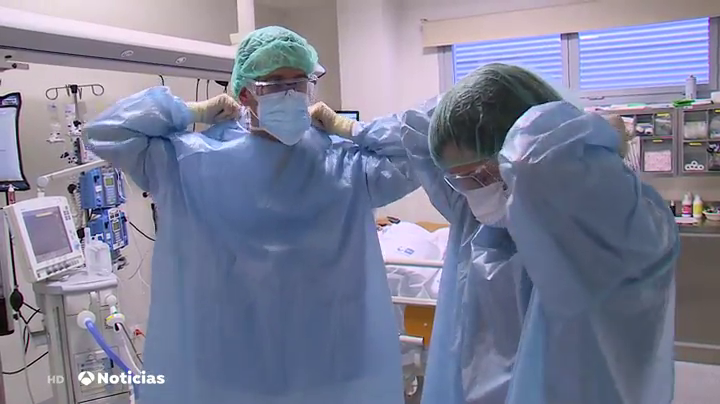 El Presidente del Colegio de Médicos de Granada: "Estamos haciendo medicina de campaña. Esto es una situación de guerra" El Presidente del Colegio de Médicos de Granada: "Estamos haciendo medicina de campaña. Esto es una situación de guerra"