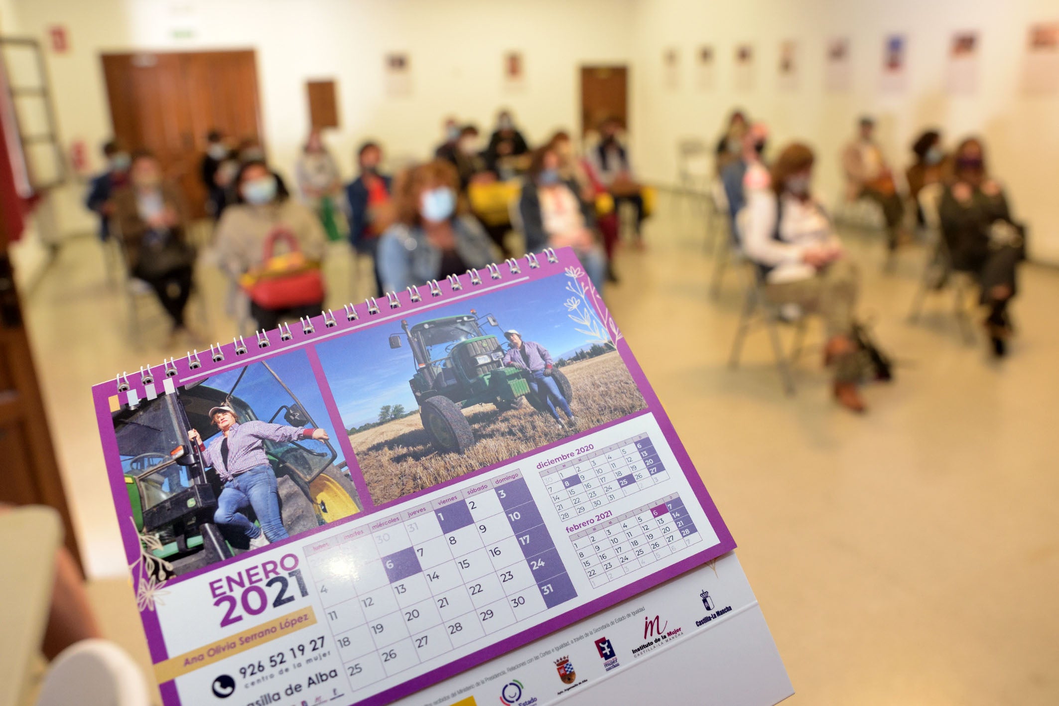 La Concejalía de Igualdad presenta un calendario para visibilizar a la mujer argamasillera en las actividades agrarias y ganaderas La Concejalía de Igualdad presenta un calendario para visibilizar a la mujer argamasillera en las actividades agrarias y ganaderas