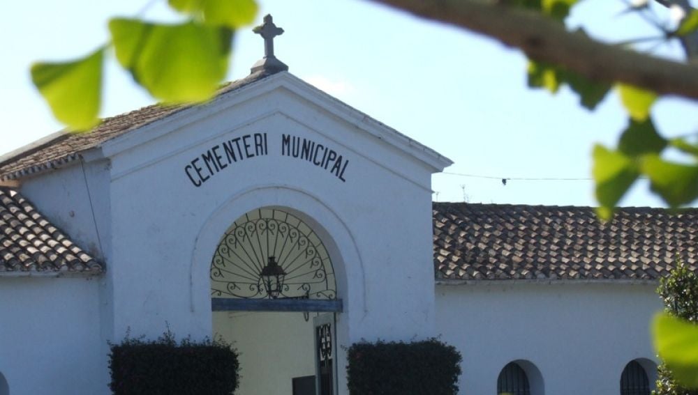 El cementeri municipal obri per a Tot Sant amb mesures estrictes sanitàries i control d´aforament.