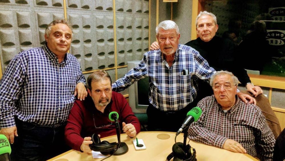 El Grupo Gastronómico Gaditano, durante una grabación en Onda Cero