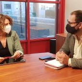 Javier Bello y Yolanda Sanz durante la reunión
