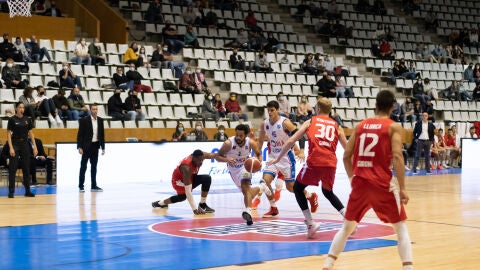 Pitts, en una acci&oacute;n ante Girona.