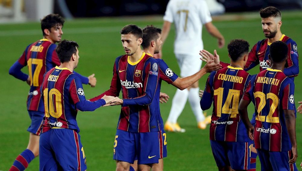 Messi marca de penalti ante el Ferencvaros Messi marca de penalti ante el Ferencvaros