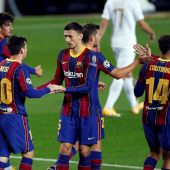 Messi marca de penalti ante el Ferencvaros
