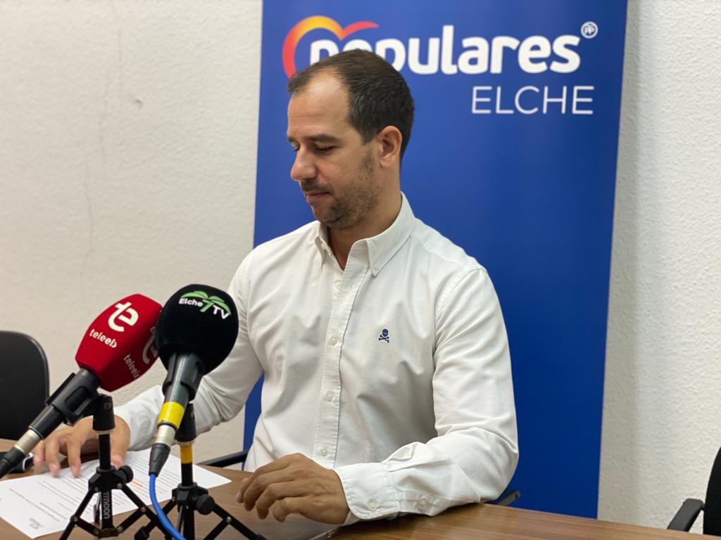El PP lleva al pleno de este mes la reprobación del alcalde Carlos González por “vulnerar los derechos” de la oposición El PP lleva al pleno de este mes la reprobación del alcalde Carlos González por “vulnerar los derechos” de la oposición