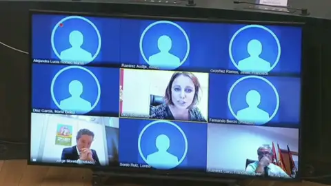 El rifirrafe entre Andrea Levy y unas concejalas de Más Madrid y el PSOE se convierte en 'trending topic': "Socialista machista" El rifirrafe entre Andrea Levy y unas concejalas de Más Madrid y el PSOE se convierte en 'trending topic': "Socialista machista"