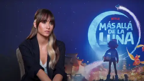La cantante Aitana, durante su entrevista con Kinótico por 'Más allá de la luna' CINE