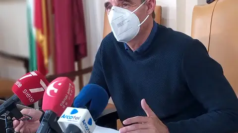 El alcalde, Isidoro Gambín El alcalde, Isidoro Gambín