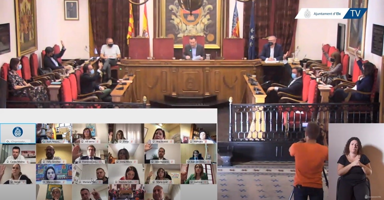 La Corporación de Elche da el apoyo institucional al rey Felipe VI y la Monarquía con el voto contrario de Compromís La Corporación de Elche da el apoyo institucional al rey Felipe VI y la Monarquía con el voto contrario de Compromís