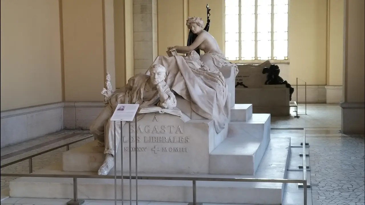 La tumba de Práxedes Mateo Sagasta en el Panteón de los Hombres Ilustres La tumba de Práxedes Mateo Sagasta en el Panteón de los Hombres Ilustres