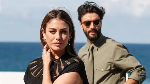 Los actores Blanca Suárez y Javier Rey, en el photocall de 'El verano que vivimos' durante el Festival de San Sebastián CINE