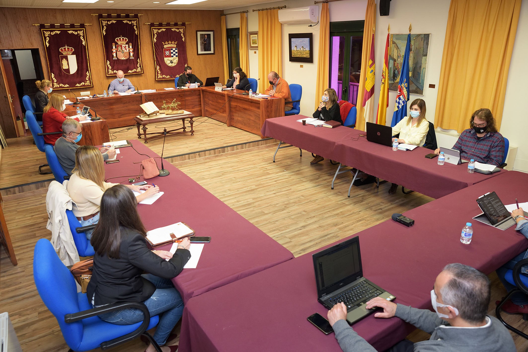 El Pleno aprueba ampliar la partida de subvenciones a emprendedores para inversiones El Pleno aprueba ampliar la partida de subvenciones a emprendedores para inversiones