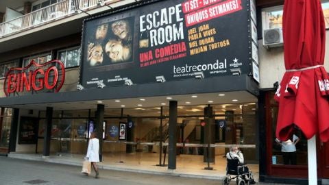 És el tercer cop que les sales de teatre tanquen per la covid19. És el tercer cop que les sales de teatre tanquen per la covid19.