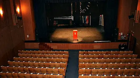 Los músicos callejeros de la Bahía tienen su sitio en el Teatro Moderno con 'Sucedió en la calle' Los músicos callejeros de la Bahía tienen su sitio en el Teatro Moderno con 'Sucedió en la calle'