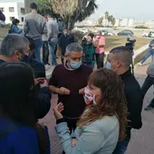 Paradas y Garrón visitan a los trabajadores despedidos de LTK: "No se les puede dejar tirados" Paradas y Garrón visitan a los trabajadores despedidos de LTK: "No se les puede dejar tirados"