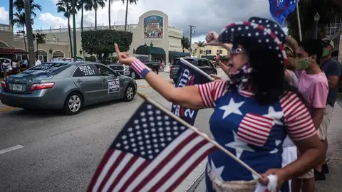 Elecciones EEUU 2020: Seguidores de Trump y Biden enfrentados en un acto en Florida (EEUU). Elecciones EEUU 2020: Seguidores de Trump y Biden enfrentados en un acto en Florida (EEUU).