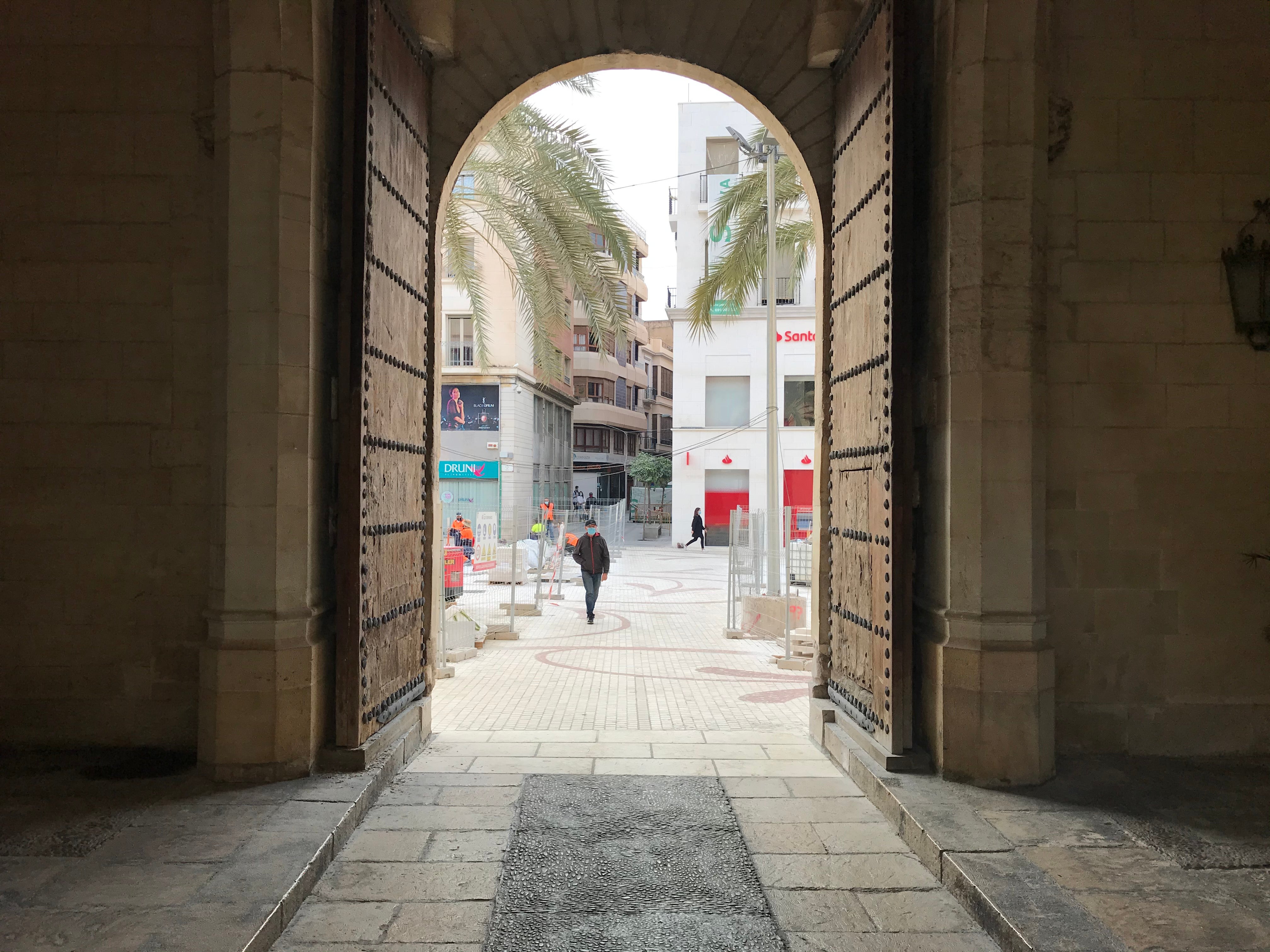 Así está el centro de Elche a unos días para que acaben las obras de peatonalización Así está el centro de Elche a unos días para que acaben las obras de peatonalización